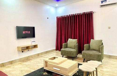 Utako Apartment | CLEAN 1BEDROOM FLAT at UTAKO ABUJA. 24hrs LIT with AC, WIFI & KITCHEN