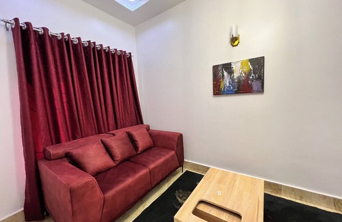 Utako Apartment | CLEAN 1BEDROOM FLAT at UTAKO ABUJA. 24hrs LIT with AC, WIFI & KITCHEN