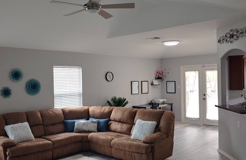 Medina Valley House | Clean 3 bedroom 2 bath residential home