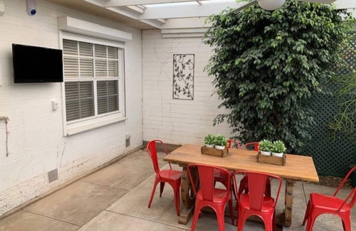 Daw Park House | Clean and Stylish. Close to CBD. Newly renovated.