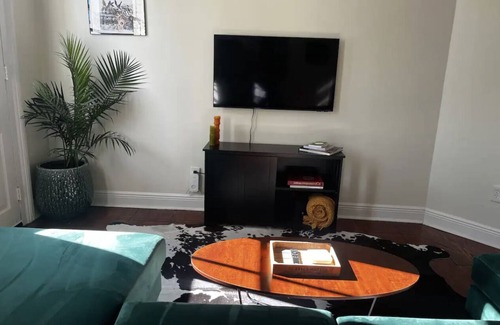 Bywater Apartment | Clean + Artsy Bywater home away from home!