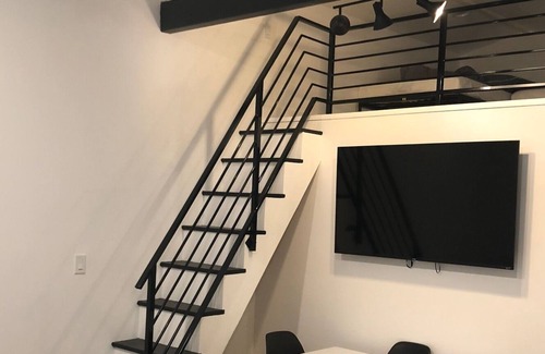 Encino House | Clean & Bright 1Bd/1Bth+Loft Charming Guest House