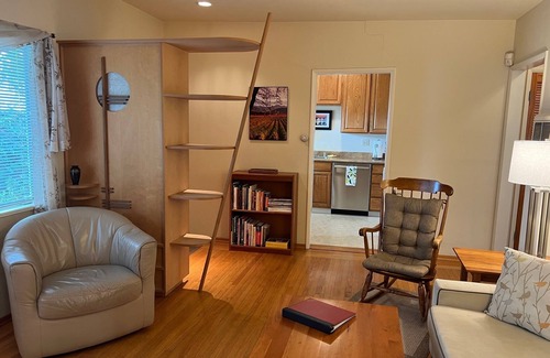 Northwest Berkeley Apartment | Clean, Convenient By North Berkeley Bart Subway Walk To University Of California