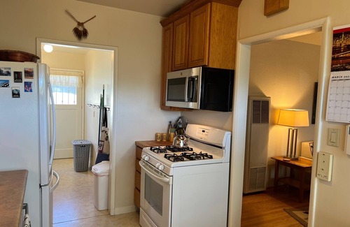 Northwest Berkeley Apartment | Clean, Convenient By North Berkeley Bart Subway Walk To University Of California