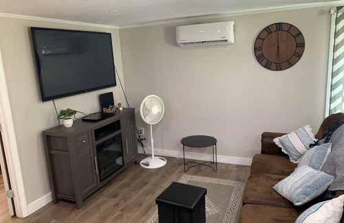 Palatka House | Clean & Cozy 2-bedroom with sleeper sofa, parking available for boats or RVs.
