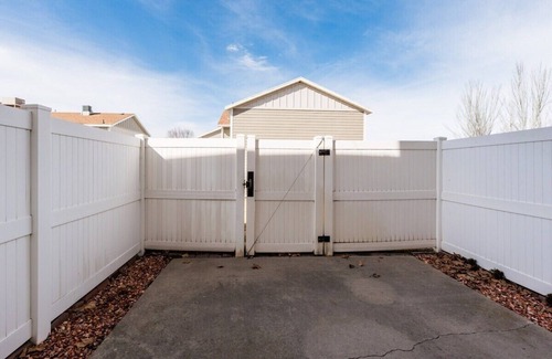 North Logan Condo | Clean & Cozy - close to everything!
