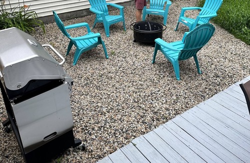 Old Orchard Beach Cottage | Clean cozy cottage 1 mile from beach.