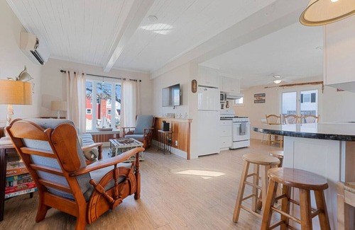 Camp Ellis House | Clean, renovated Camp Ellis classic