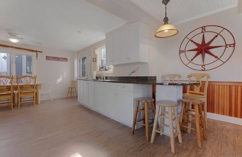 Camp Ellis House | Clean, renovated Camp Ellis classic