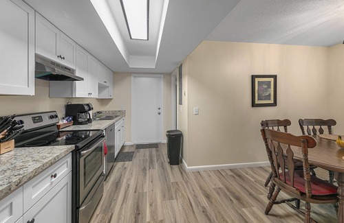 Melbourne House | Clean & Spacious! Near MLB Airport, FIT, HRMC, Melbourne Downtown & Beaches! 2