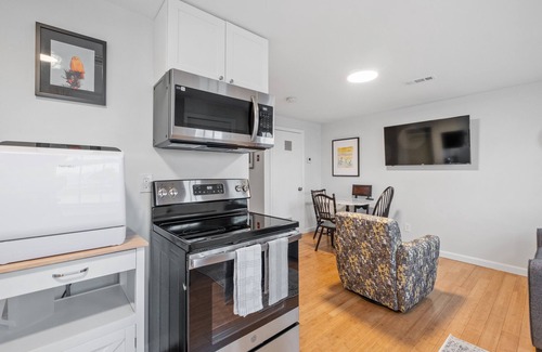 Hampton House | Clean, updated 2-bedroom home, 5 min walk to beach, pets ok, onsite parking!