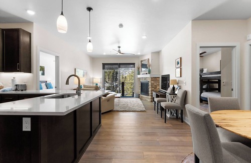 Lakeside Village Apartment | Clearwater Lofts #302, Building 3 By Summit County Mountain Retreats