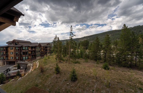 Lakeside Village Apartment | Clearwater Lofts #302, Building 3 By Summit County Mountain Retreats