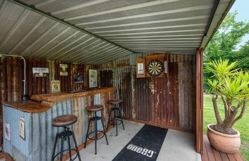 Central Mudgee House | Clematis Cottage - Indoor-outdoor Mudgee Lifestyle