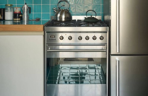 Kew Apartment | Cleopatra's Villa - Inspired Art Deco Apartment