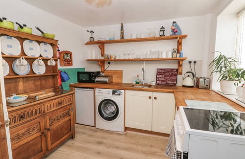 Saltburn-by-the-Sea Cottage | CLIFF TOP COTTAGE, pet friendly in Saltburn-By-The-Sea