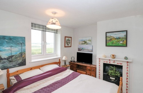 Saltburn-by-the-Sea Cottage | CLIFF TOP COTTAGE, pet friendly in Saltburn-By-The-Sea