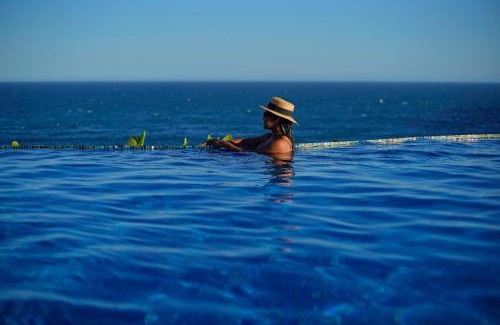 Buzios Hotel | Cliffside Luxury Inn