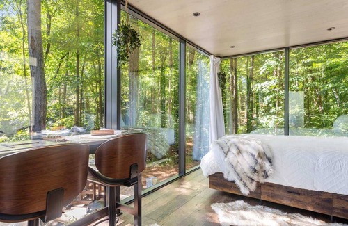 Lupton City Cabin | Cliffside Mirror Cabin