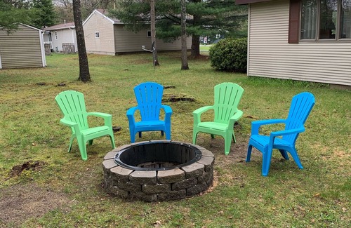 Indian River House | Clink’s Cabin- cozy home situated in beautiful picturesque Indian River Michigan