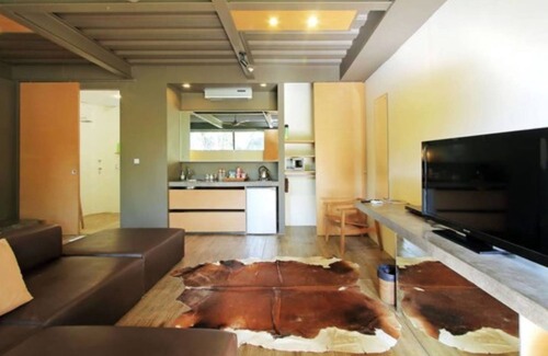 Sunset Road Hotel | Clio Apartments