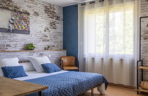 Chemille-Melay House | Clos Du Marais