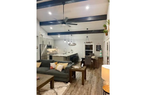 Bermuda Beach House | Close to All Things Beachy! Ocean View!