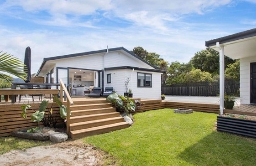 Waihi Beach House | Close to beach and shops