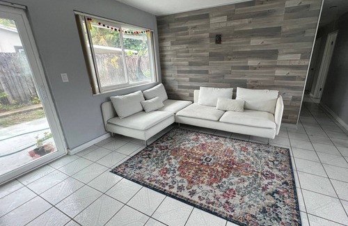 Pembroke Pines House | Close to both Miami & Ft. Lauderdale in Hollywood, FL!