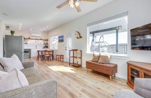 Canyon Lake Cabin | Close to Canyon Lake: Cabin - Boat Ramp & Hot Tub
