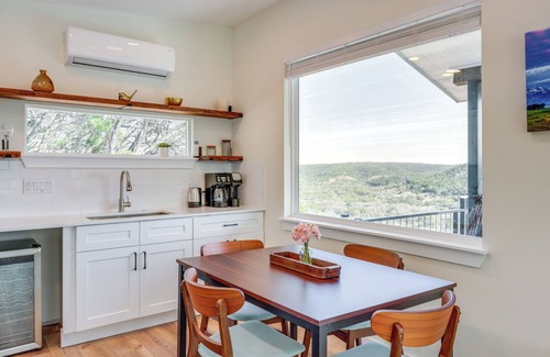 Canyon Lake Cabin | Close to Canyon Lake: Cabin - Boat Ramp & Hot Tub