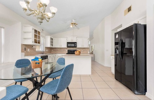 Orlando House | Close to Diney World/Golf Club/UCF/10 Guest/Pool/Laundry