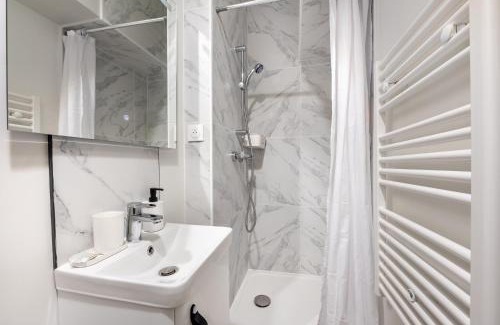 Epinettes Apartment | Close to Montmartre l Fully equipped studio