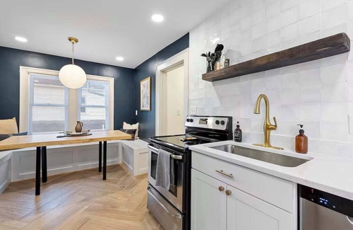 Clintonville Apartment | Close to OSU Rooftop Patio Grill & Outdoor TV