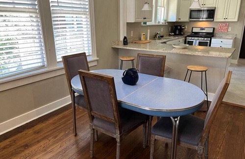 Vollintine-Evergreen House | Close to Rhodes College, Memphis Zoo & Downtown
