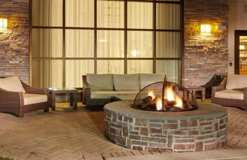Franklin Condo | Close to the Airport! | Indoor Pool + Hot Tub
