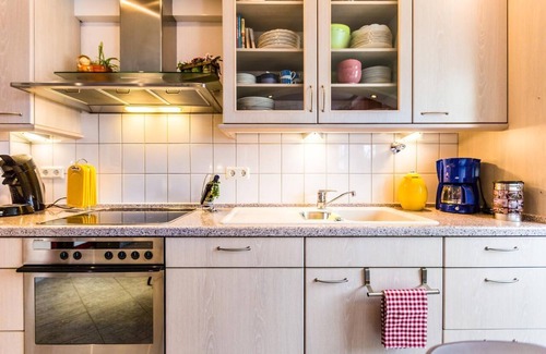 Muelheim Apartment | Close to the fair - beautiful, bright 3-room apartment, 70 m²