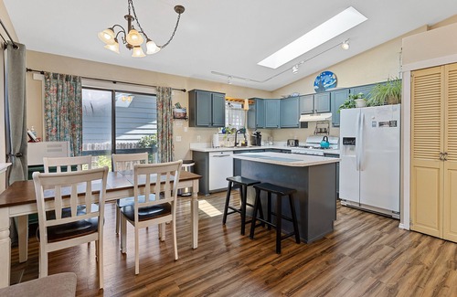 Mountainaire House | Close to Town - Family & Dog-Friendly - Fenced Yard - Fireplace - No Pet Fee