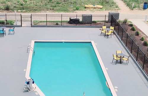 Kill Devil Hills Apartment | Closed for renovations!