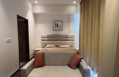 Gurugram Apartment | Cloud11 S Hive- lavish studio in satya Hive Mall