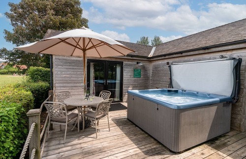 Cheddar Cabin | Clover Croft lodge - sleeps 4/5 with private hot tub