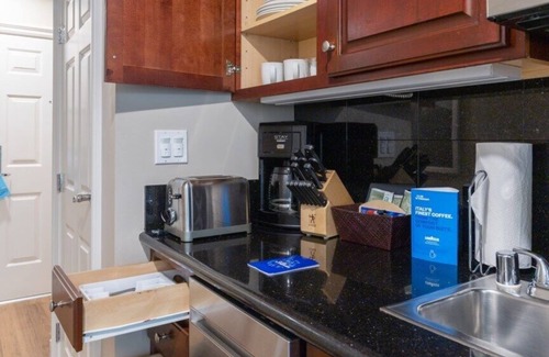 Gaslamp Quarter Hotel | Club Wyndham Harbour Lights - 1 Bedroom
