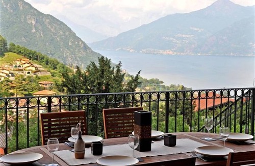 Menaggio Apartment | Clubhouse
