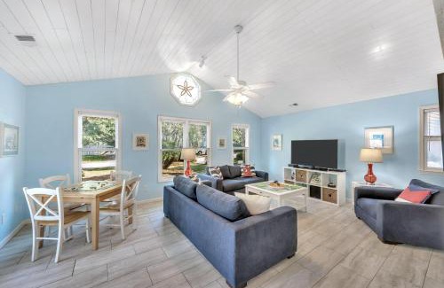 Isle of Palms House | CM4005: 4005 Cameron Blvd.