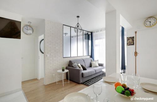 Quartier des Grandes-Carrieres Apartment | CMG Sacre Coeur Eugene Carriere