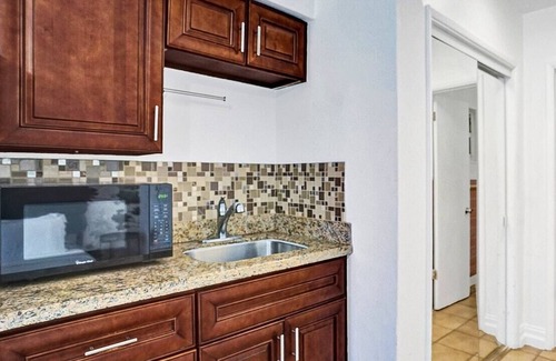 North Beach Apartment | Coast Studio Free Parking Pool Near Beach