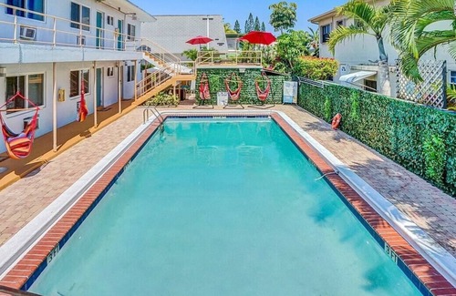 North Beach Apartment | Coast Studio Free Parking Pool Near Beach