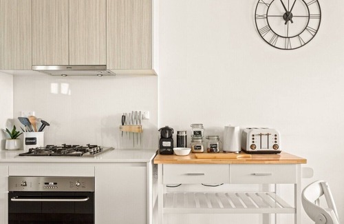 Dee Why Apartment | Coastal 2-Bed Apartment near Beach