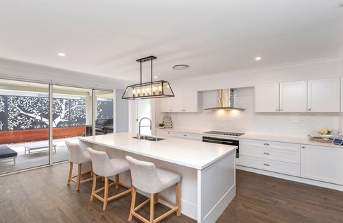 Killcare Heights House | Coastal Ambience by HolidayCo.