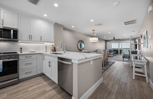 Boca Grande Condo | Coastal BG North 82, a spacious 2-bed, 2-bath Boca Grande with stunning Gulf views